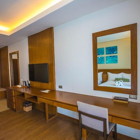 Acea Subic Beach Resort Екстер'єр фото