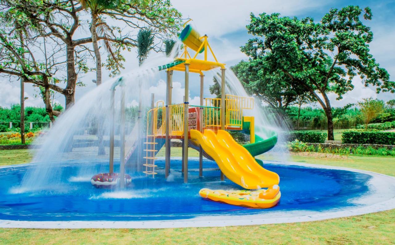 Acea Subic Beach Resort Екстер'єр фото